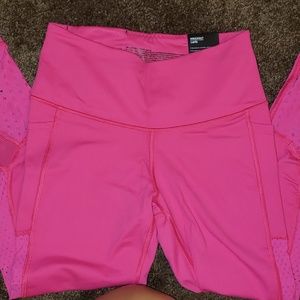NWT VICTORIA SECRET SPORT PINK CAPRI